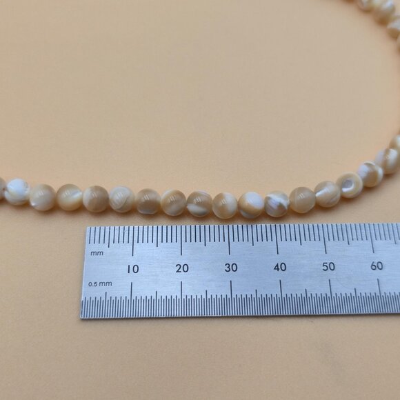 16.5 Inch Sterling Silver Cream Biege White Shell Necklace B738 - Picture 5 of 6